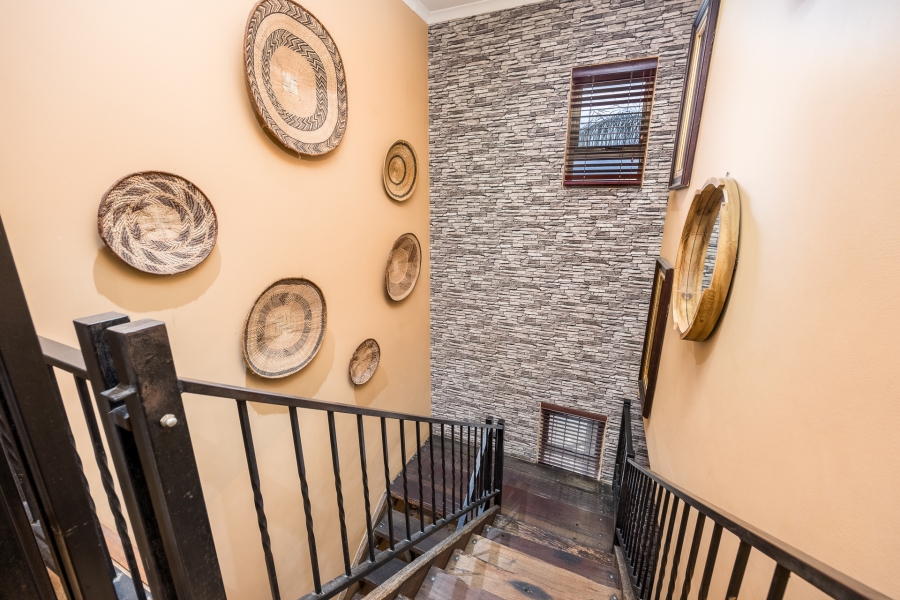 6 Bedroom Property for Sale in Brackenfell South Western Cape